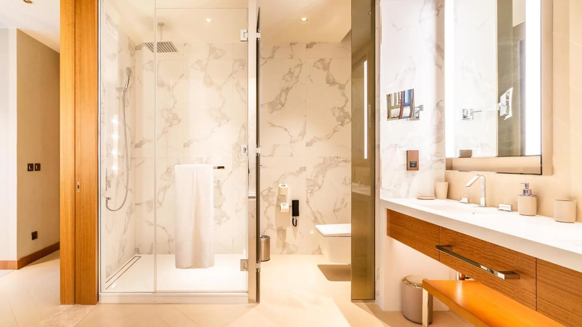Downtown Luxury, The Address Opera Residences, 2Br Burj View Dubai United Arab Emirates