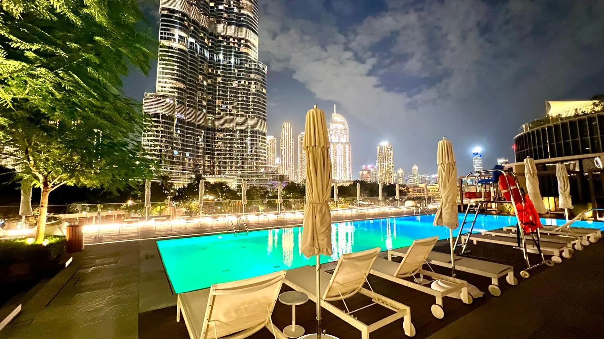 Downtown Luxury, The Address Opera Residences, 2Br Burj View Dubaj